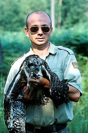 Fr_0171.jpg (36602 bytes)