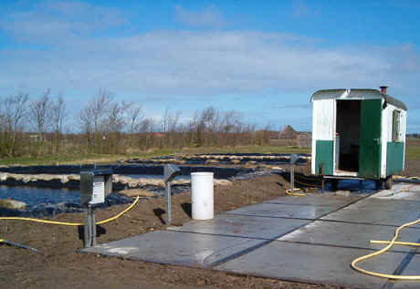 wpe5.jpg (17261 bytes)