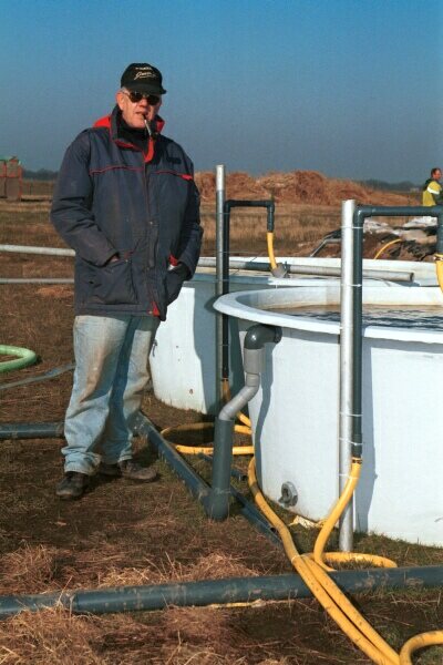 helo_7_5_27.jpg (52278 bytes)